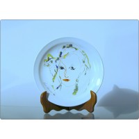 ERNESTO TRECCANI - Piatto in ceramica smaltata " Fanciulla" - 1981