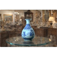 Piccolo vaso Yuhuchun in Porcellana - Dinastia Qing / Qianlong - Periodo Jiaqing - 19th Century